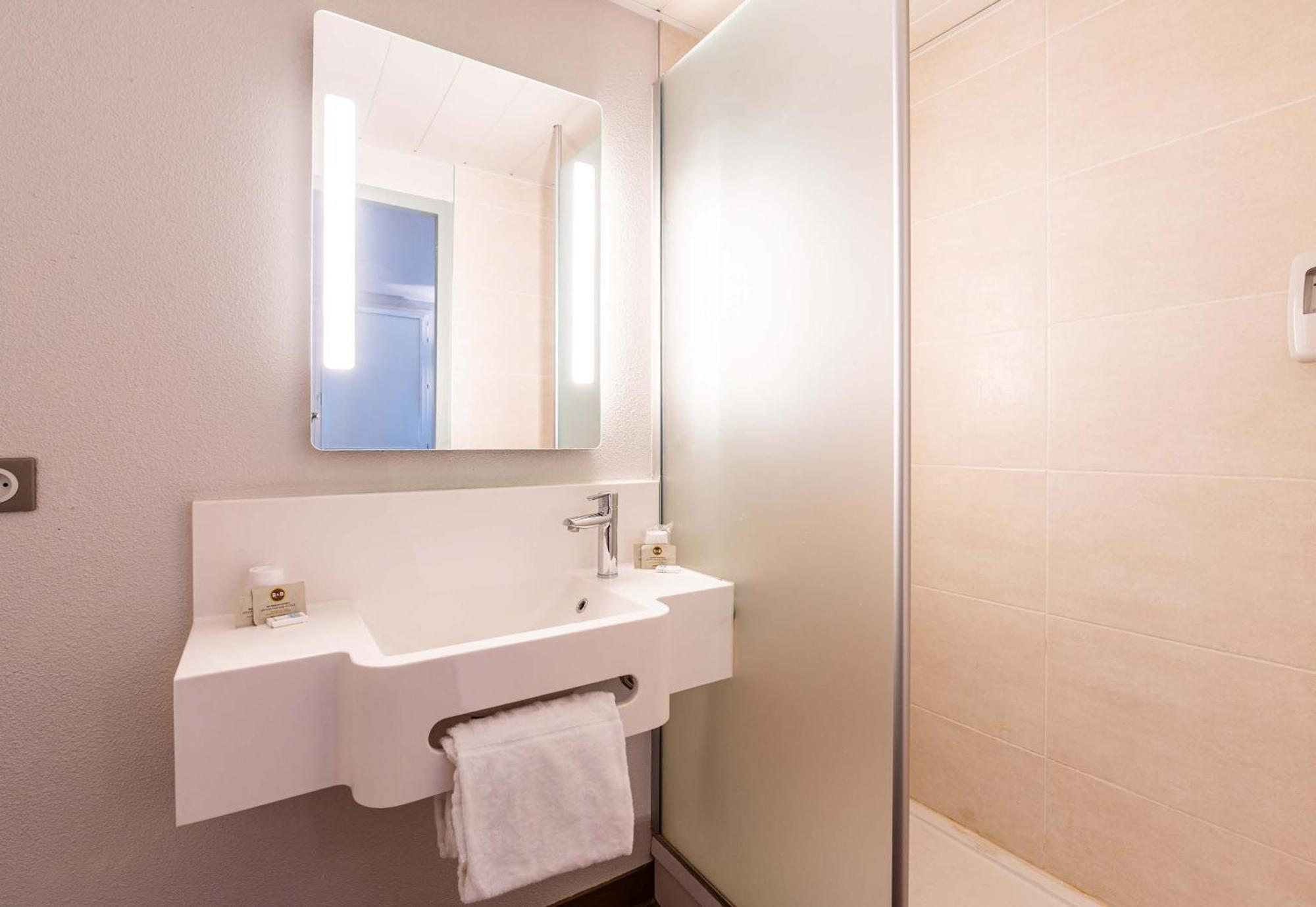 B&B Hotel Saint Jean De Maurienne Sainte-Marie-de-Cuines Esterno foto